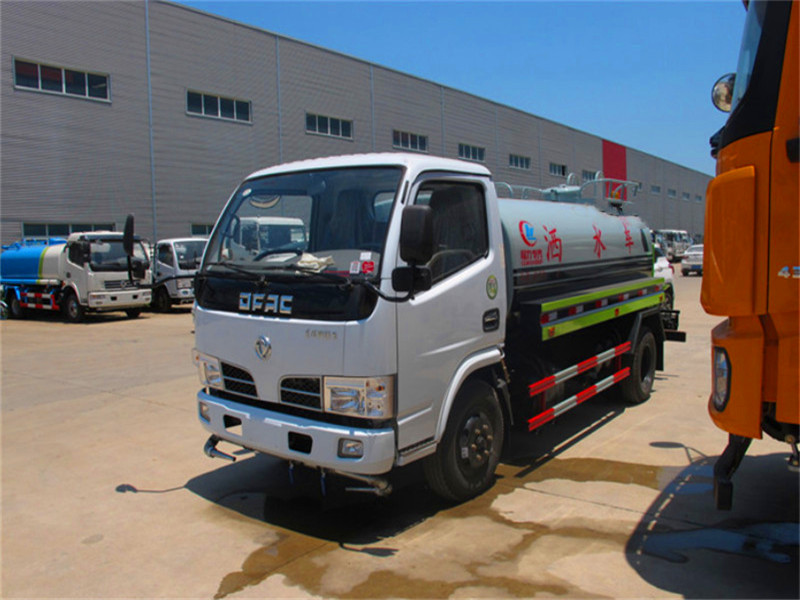 �|�LС������5����ˮ܇���Ãr����ɫ������Q֮������