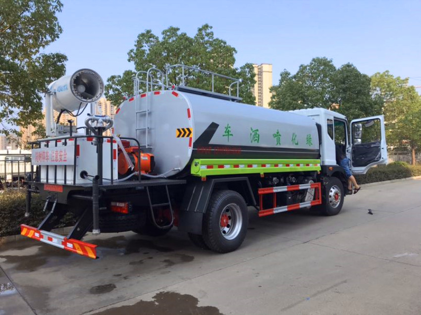 ��ˎ܇��̖�Rȫ�Ğ�ˮ܇�S�҃�(y��u)�ݴ��N �|�L(f��ng)���145�G����ˮ܇